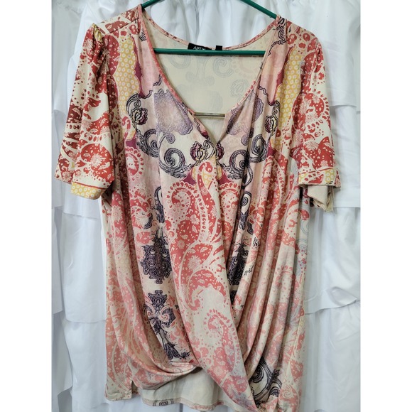 Apt. 9 Tops - Apt 9 Womens 2X Paisley Floral Twist Front V-Neck Short Sleeve  Coral Cream 1612